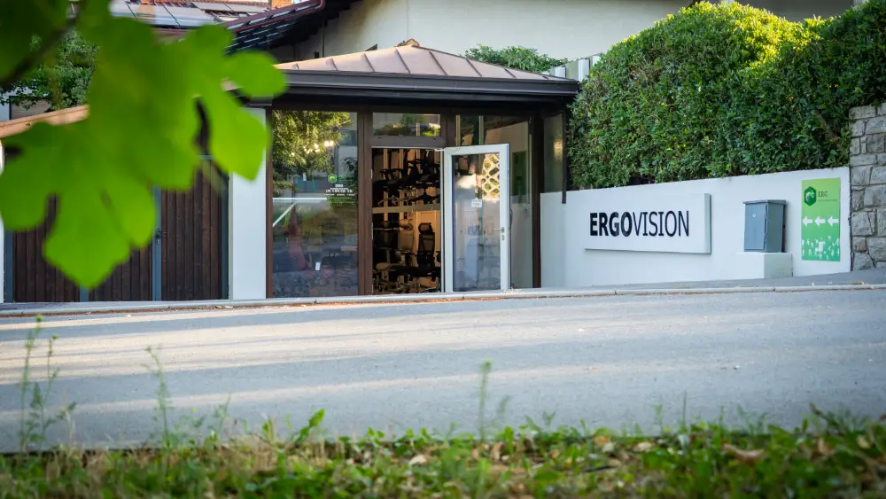 Ergonomski stol iz trgovine s pohištvom